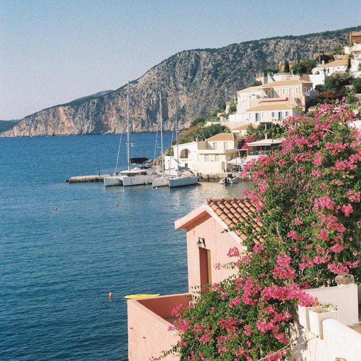 Outdoor terrace seating suitable for families in Paris